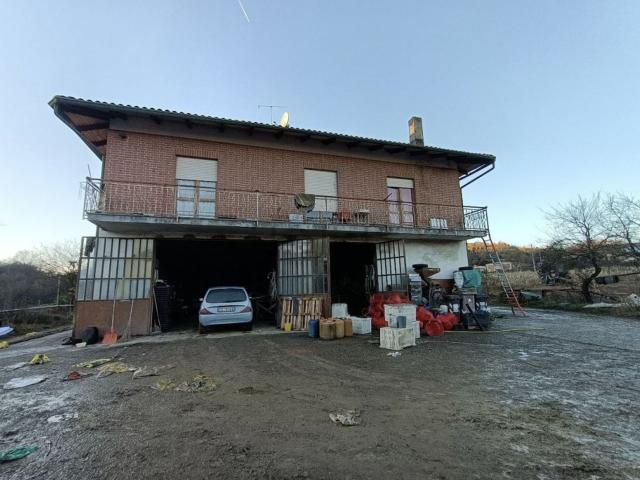Capannone in vendita di 392 m² in Via Romagnoli