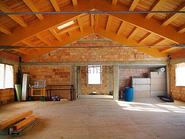 Capannone in vendita di 399 m² in Frazione Champagne