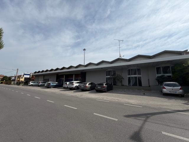 Capannone in vendita in via vincenzo chiarugi 10, Rovigo