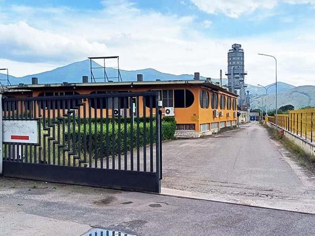 Capannone in vendita in contrada sferracavalli, Venafro