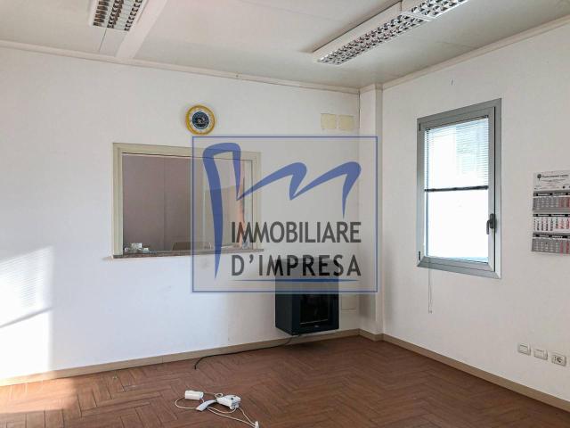 Capannone in vendita/affitto a Parma