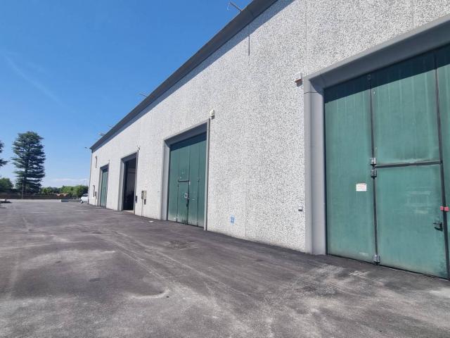 Capannone Industriale in affitto a Pomezia