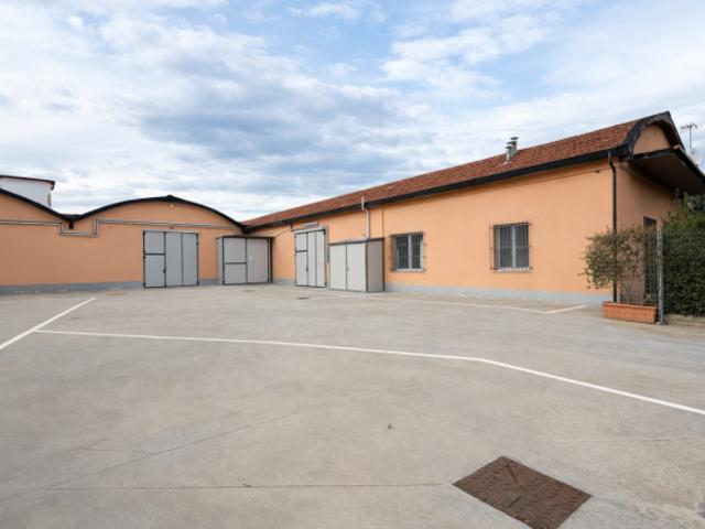 Capannone industriale in affitto a Santa Croce sull'Arno 1025 mq Rif: 1405752