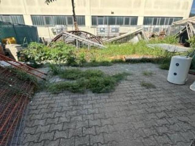 Capannone industriale in vendita a Massa 350 mq Rif: 1281527