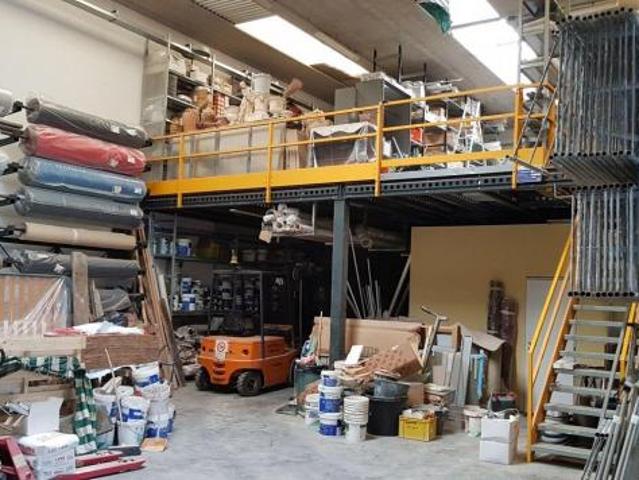 Capannone industriale in vendita a Massa 500 mq Rif: 1086321