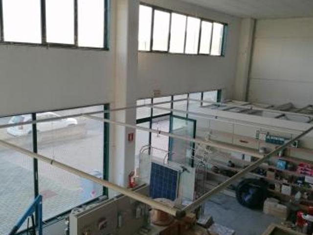 Capannone industriale in vendita a Colle di Val d'Elsa 800 mq Rif: 1064159