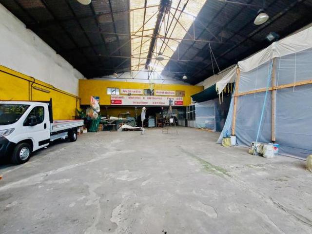 Capannone industriale in vendita a Viareggio 600 mq Rif: 1210132