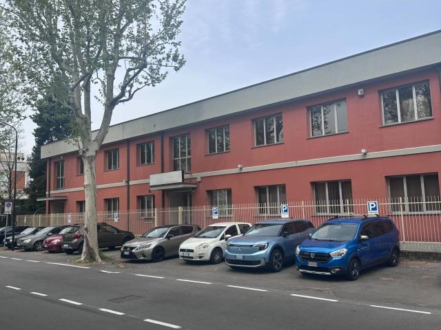 Capannone + Palazzina Uffici in vendita a Cinisello Balsamo