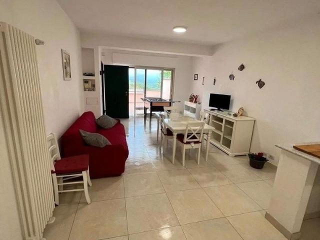 CAPENA TRILOCALE ARREDATO Con GIARDINO MATTONATO
