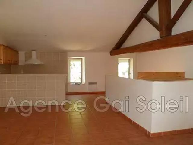 Capestang 34310 Location appartement 4 pièces t4 au dernier étage