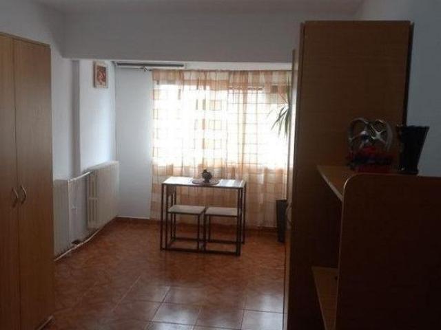 Capitol, garsoniera, 28mp, mobilata, inchirieri Constanta