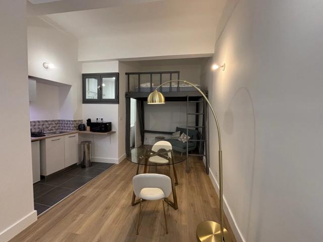 CAPITOLE, Superbe T1 meublé de 27 M², disponible immédiatement