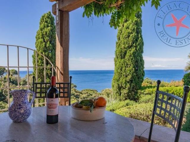 CAPOLIVERI ELBA PROPRIETA' DI CHARME: 2 VILLE VISTA MARE