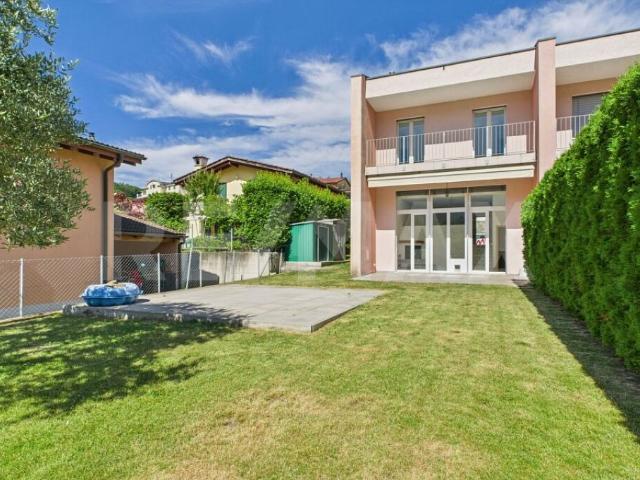 Capriasca  Elegantes Haus mit Garten, Terrasse und Kamin