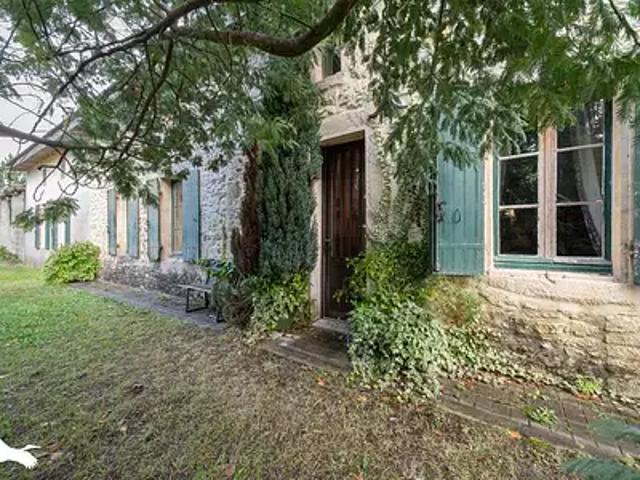 Cartelègue 33390 Achat / Vente maison 5 pièces t5 au dernier étage parking
