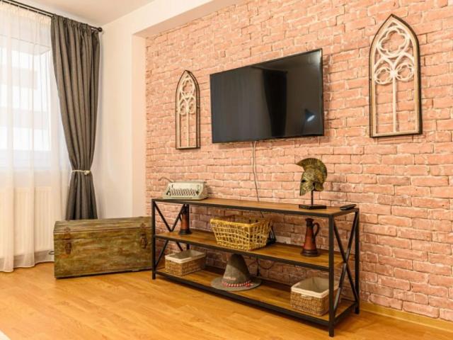 Cartier URBAN, lângă Mall Coresi, apartament 2 camere, mobilat, 550 euro
