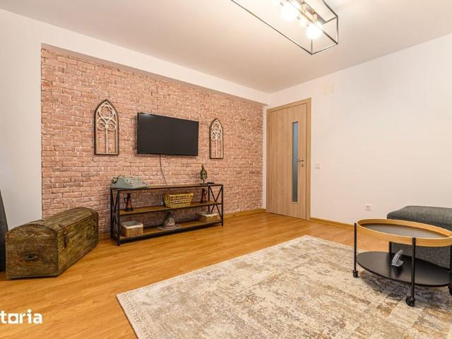 Cartier URBAN, langa Mall Coresi, apartament 2 cam, mobilat, 550 euro