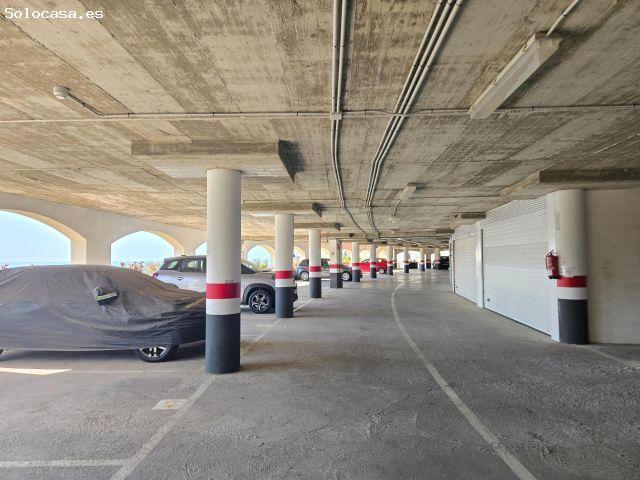 Carvajal Dos Amplias plazas de parking cerradas con puerta automática