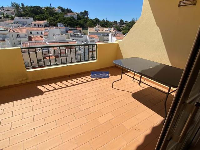 Carvoeiro Apartamento T2 junto á praia Lagoa