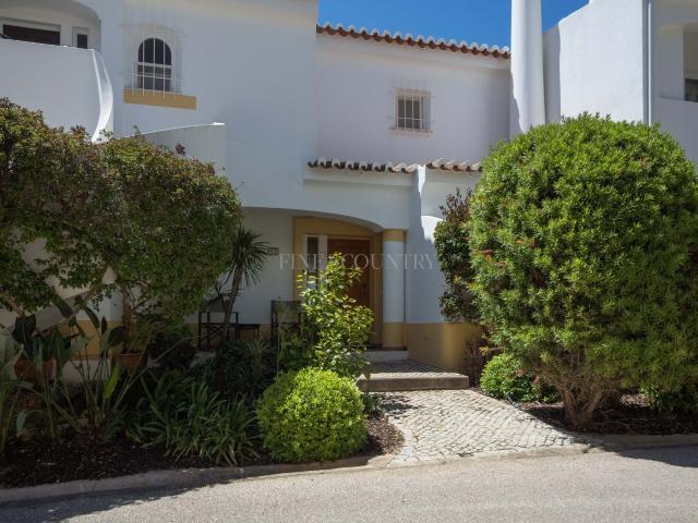 Carvoeiro – Encantador apartamento duplex T2 no rés do chão na Vila Golfemar
