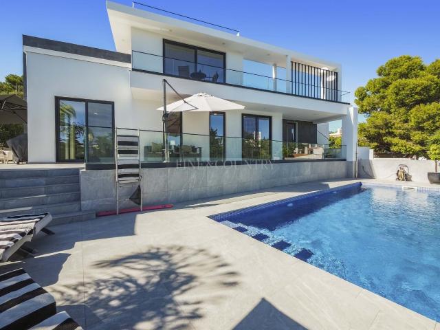 Carvoeiro – Moradia T4 com piscina e vista mar 228m² Lagoa e Carvoeiro