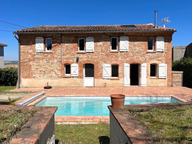 CARAMAN. Ferme T5 de 210 m² hab. avec piscine