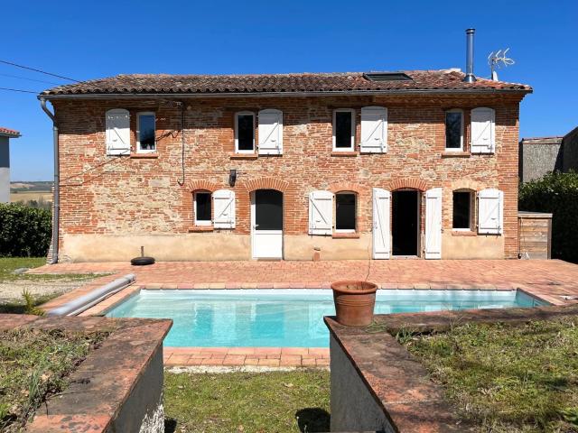 CARAMAN. Ferme T5 de 210 m² hab. avec piscine