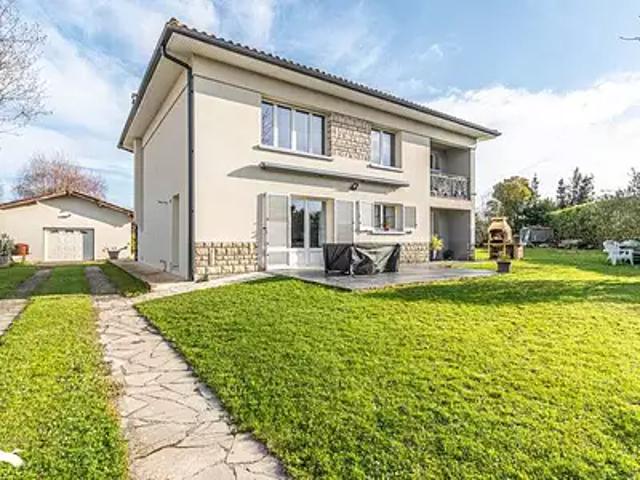 Carbon Blanc 33560 Achat / Vente maison 6 pièces t6 au dernier étage parking