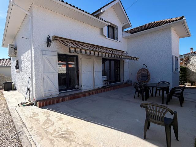 CARBON BLANC MAISON FAMILIALE 226m2