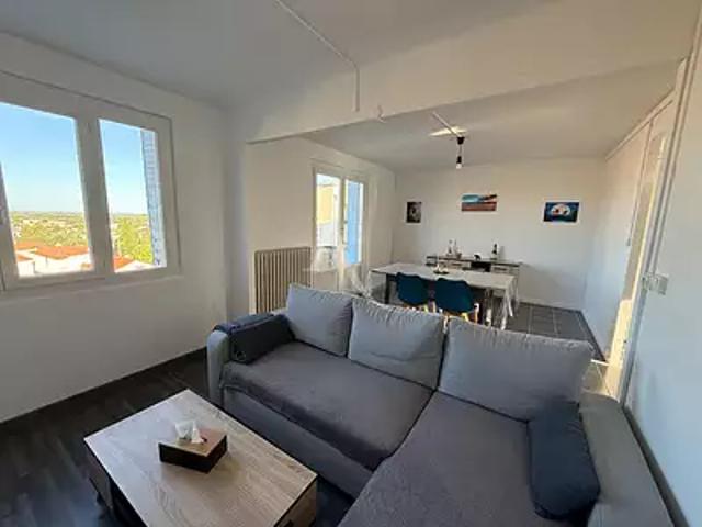 Carcassonne 11000 Location appartement 3 pièces t3 au dernier étage cave