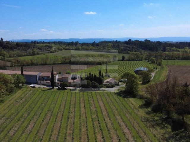 Carcassonne Appellation Cabardes Domaine viticole 12ha e. 90m² Carcassonne
