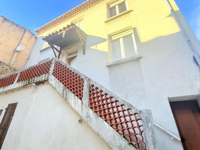CARCASSONNE PROCHE CENTRE VILLE MAISON 3 CH GARAGE COUR