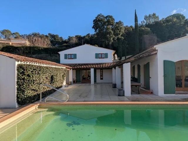 CARCES Villa 4 ch sur 2.619m² avec garage et piscine