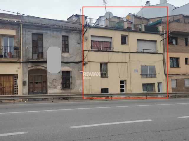 Cardedeu Barcelona | Edificio con rentabilidad inmediata y elevado potencial de desarrollo