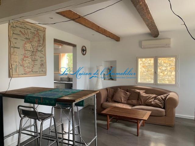 Cardet, maison de village avec extérieur de 25 m2