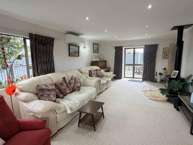 Cardiff Place, Tamatea