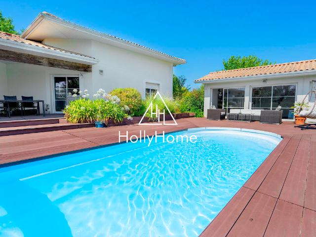 CARIGNAN DE BORDEAUX – SUPERBE MAISON FAMILIALE DE PRÈS DE 230 M² AVEC PISCINE, DÉPENDANCE ET TERRAIN DE 1 450 M²