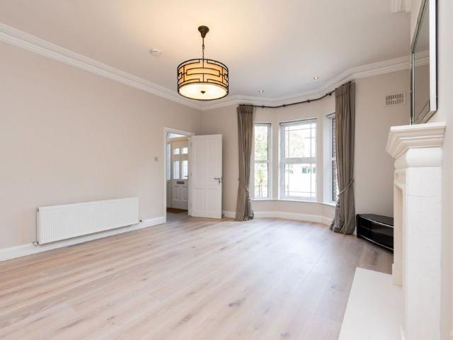 Carlton Mews, Shelbourne Avenue, Sandymount, Dublin 4
