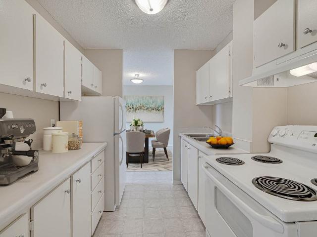 Carlton Tower 2 Bedroom Apartment for Rent at 325 5th Ave N, Saskatoon, SK S7K 2P7 Central Business District