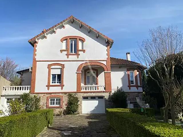 Carmaux 81400 Achat / Vente maison 8 pièces t8 au dernier étage piscine