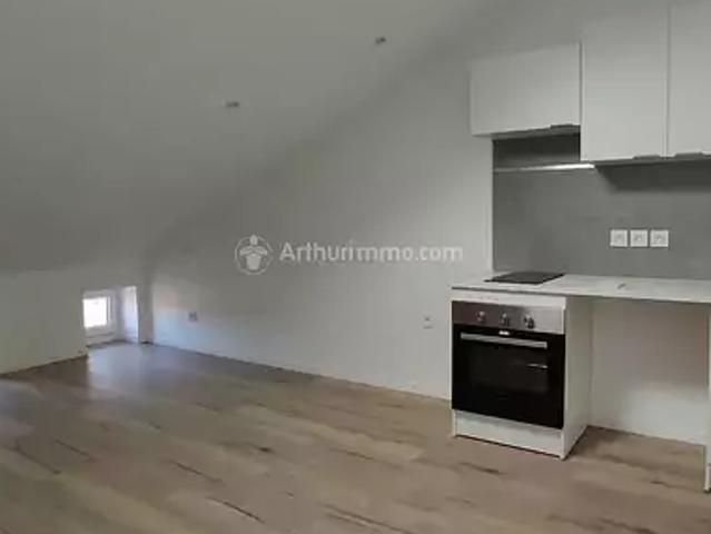 Carmaux 81400 Location appartement 1 pièce t1 au dernier étage