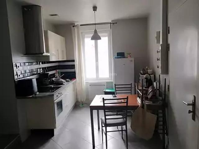 Carmaux 81400 Location appartement 2 pièces t2 au dernier étage