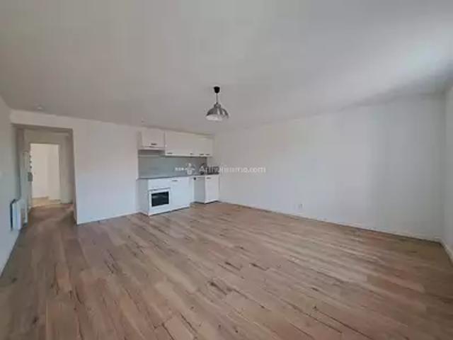 Carmaux 81400 Location appartement 3 pièces t3 au dernier étage