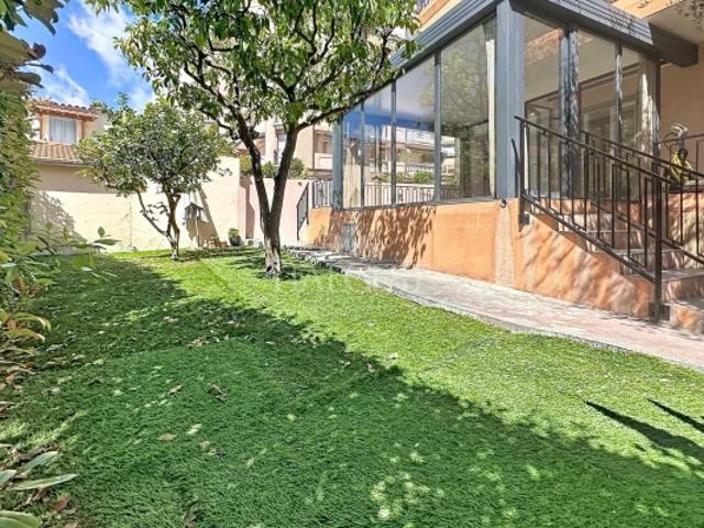 Carnolès centre: rare 4P rénové avec jardin privatif