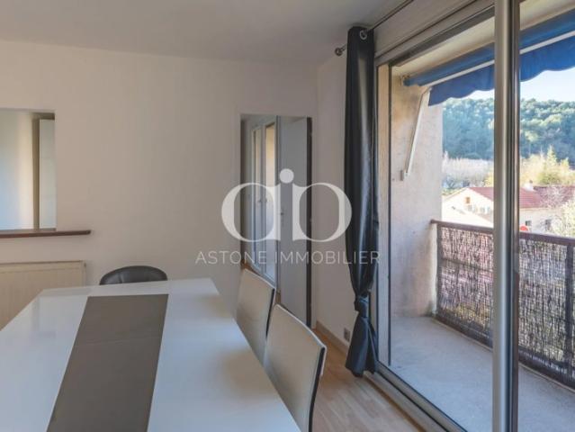 CARNOUX en PROVENCE centre / appartement d'angle