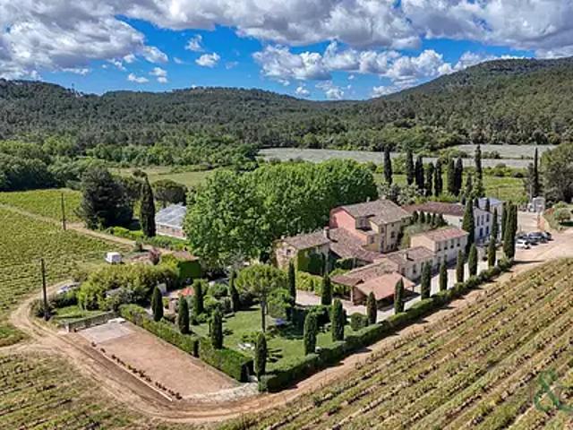 Carnoules 83660 Achat / Vente divers 20 pièces au dernier étage piscine