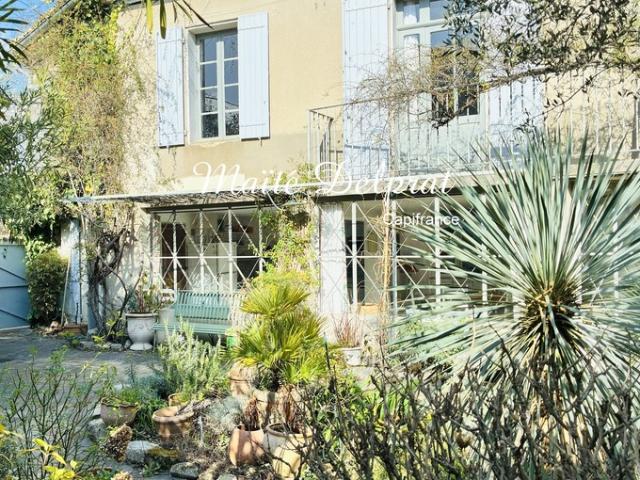 CAROMB 84 COEUR DE VILLAGE TYPIQUE Maison à vendre 9 pièces 260M2 JARDIN INTIME AMENAGE
