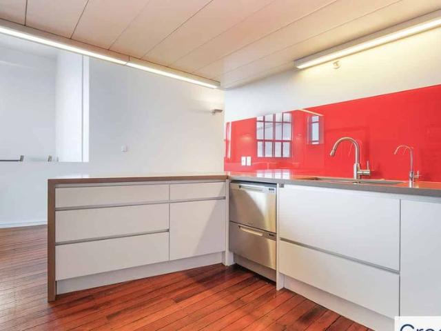 Carpark included 3 large bedrooms + 1 Single bedroom or home office + 2 bathrooms on K Road