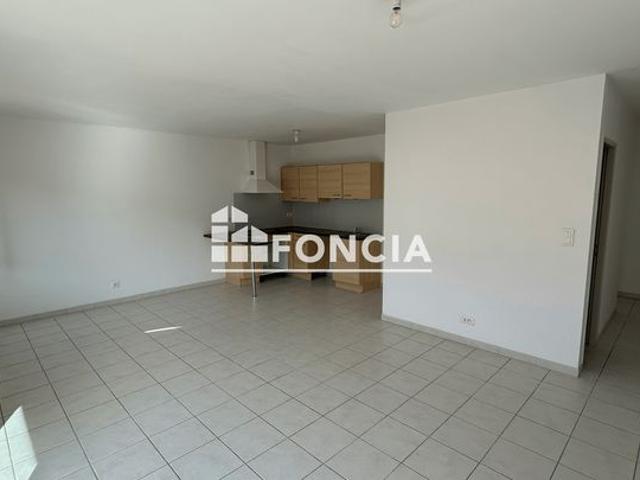 Carpentras – Appartement T3 de 71 m² avec grand séjour et climatisation réversible