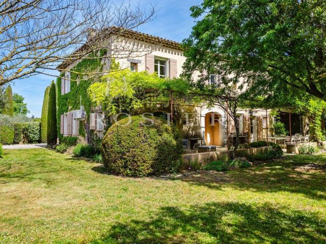 Carpentras Jolie bastide de plus de 270 m² avec jardin arb. 272m² Carpentras